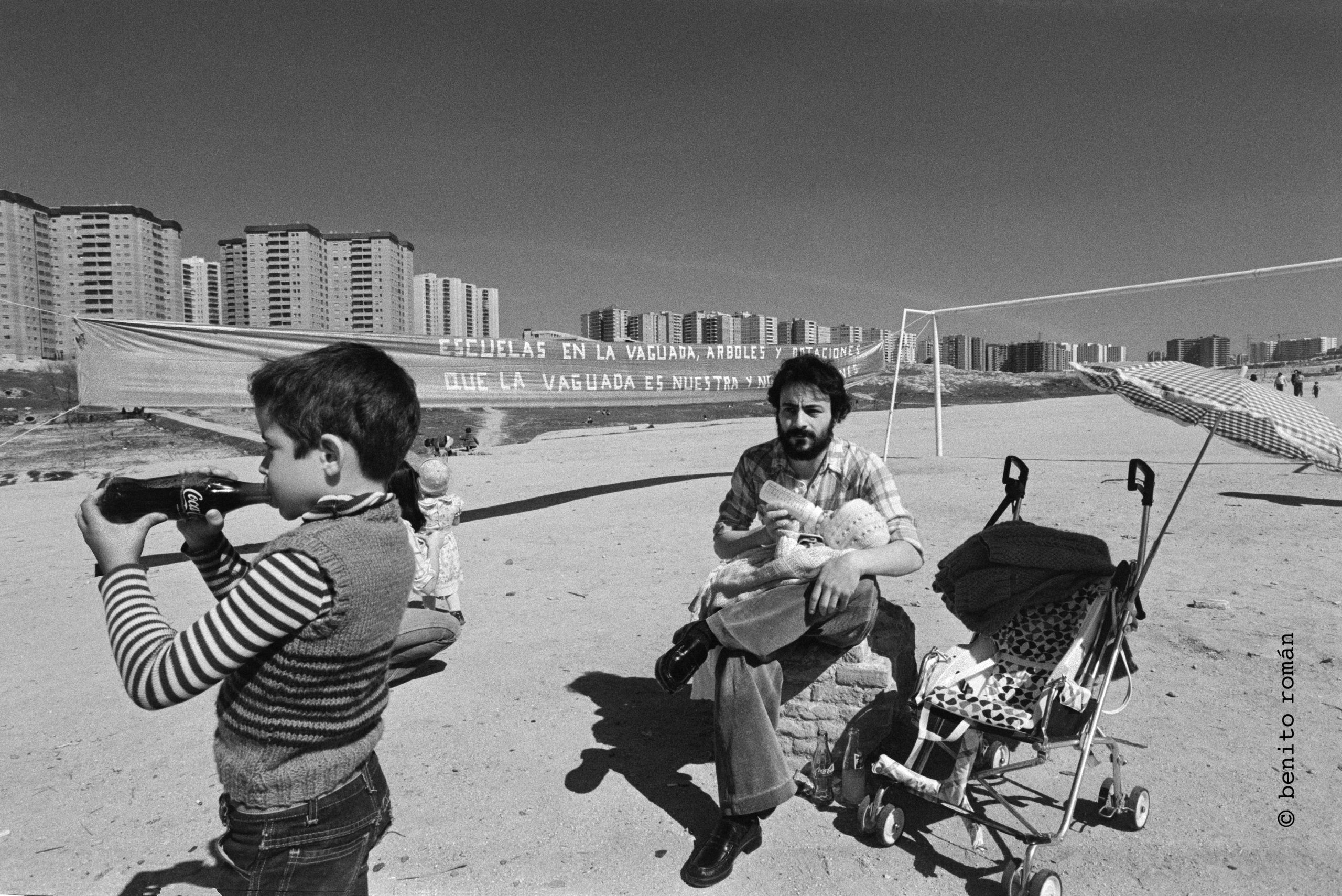 Barrio del Pilar, Madrid, 1979. Asociaciones de vecinos revindicando mejoras en su comunidad.
