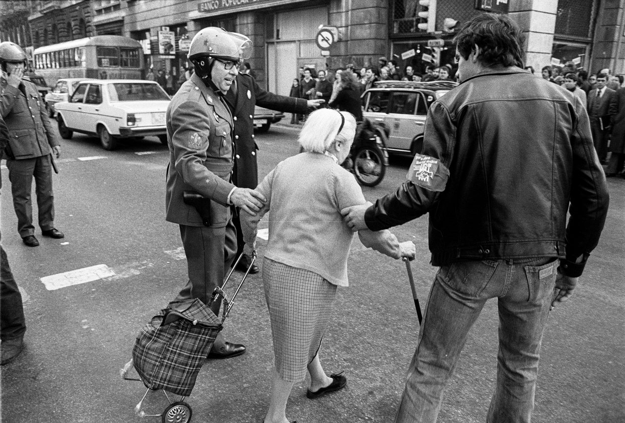 Cuidados Especiales | Fotografía Transición Española (1975-1982)