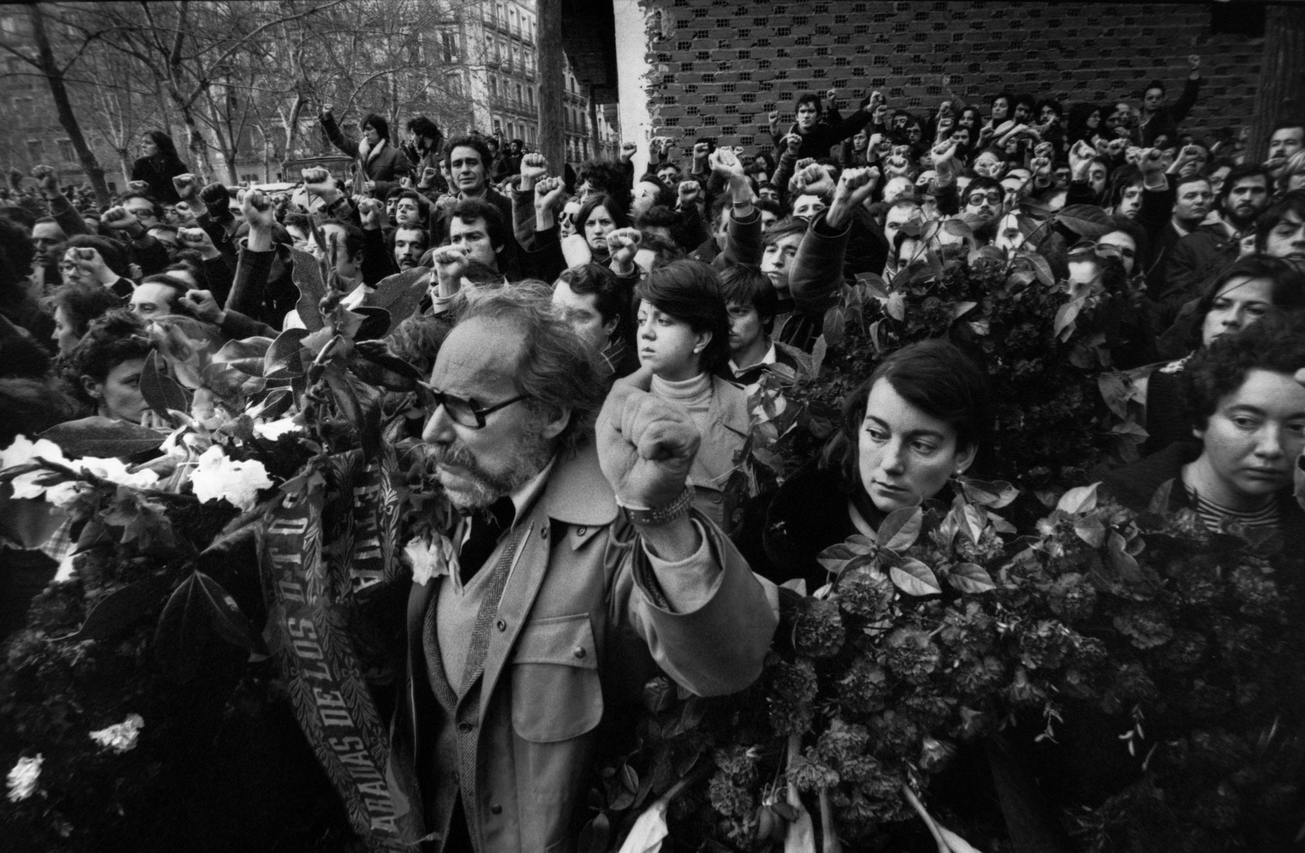 Entierro abogados Atocha, enero 1977. Aparece Cristina Alberdi ©Ricardo Martín