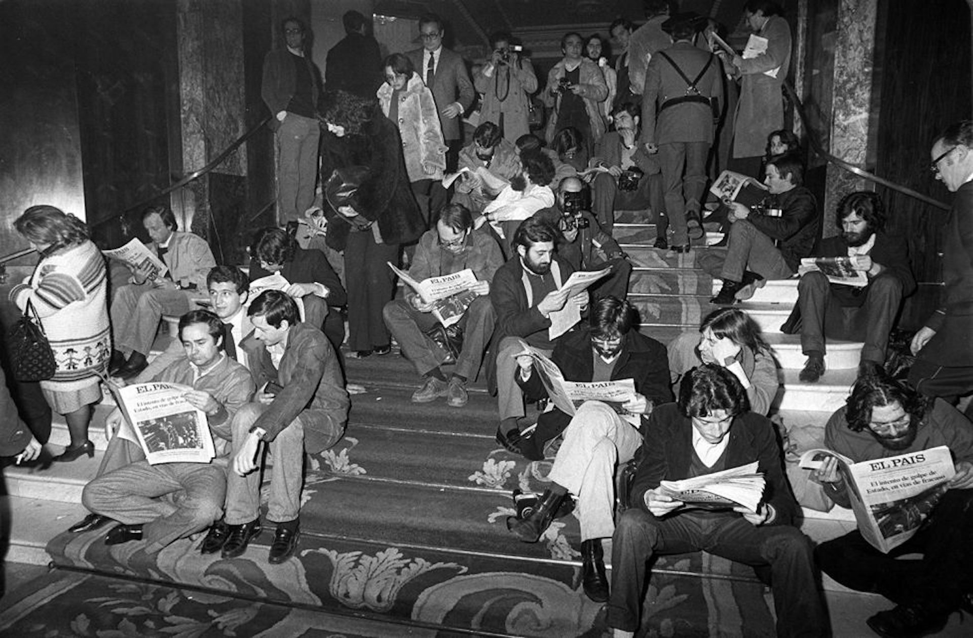 Periodistas en el Palace la noche del 24 febrero (Ricardo Martín, 1981)