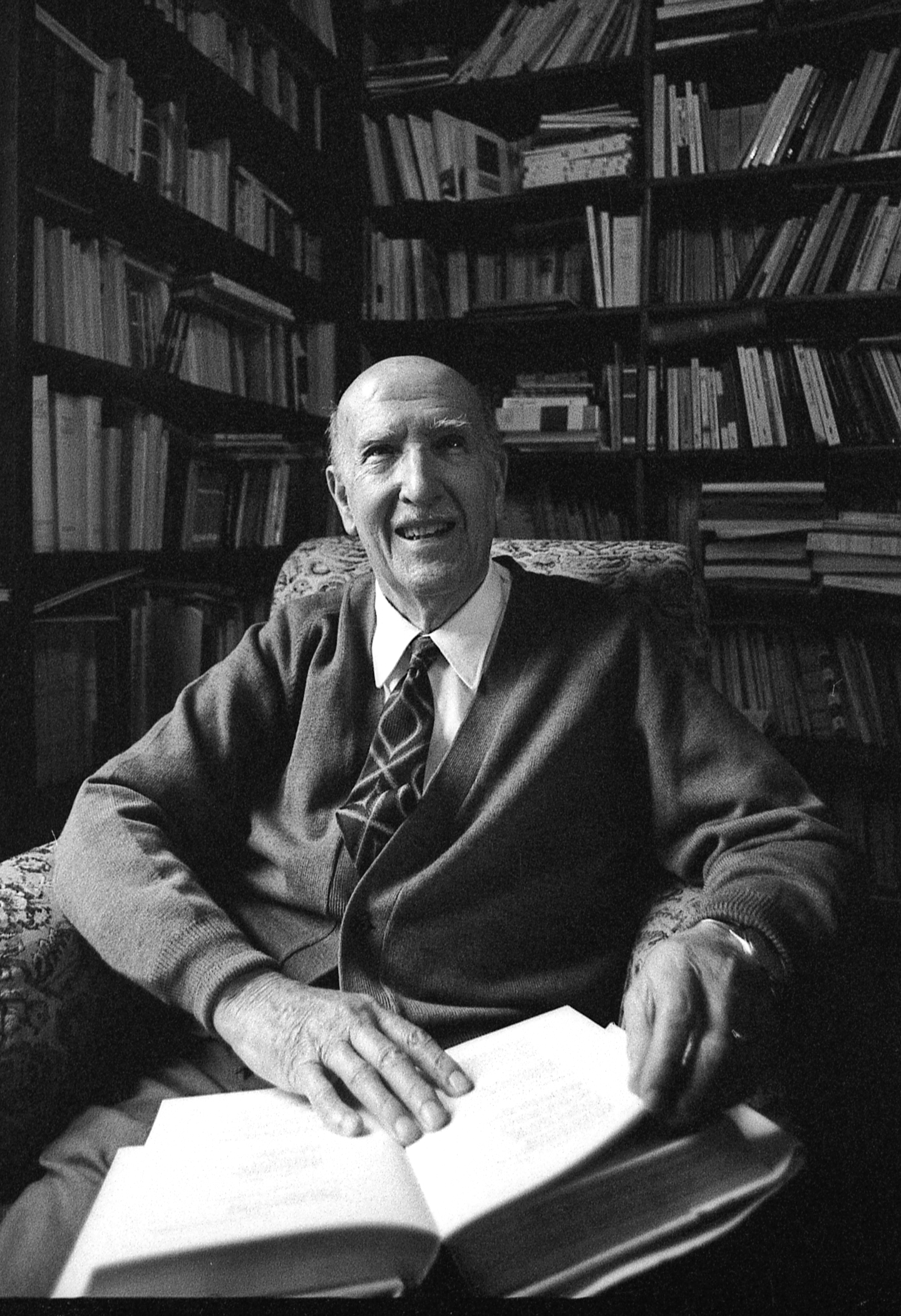 Vicente Alexandre, Premio Nobel de Literatura. César Lucas, 1977