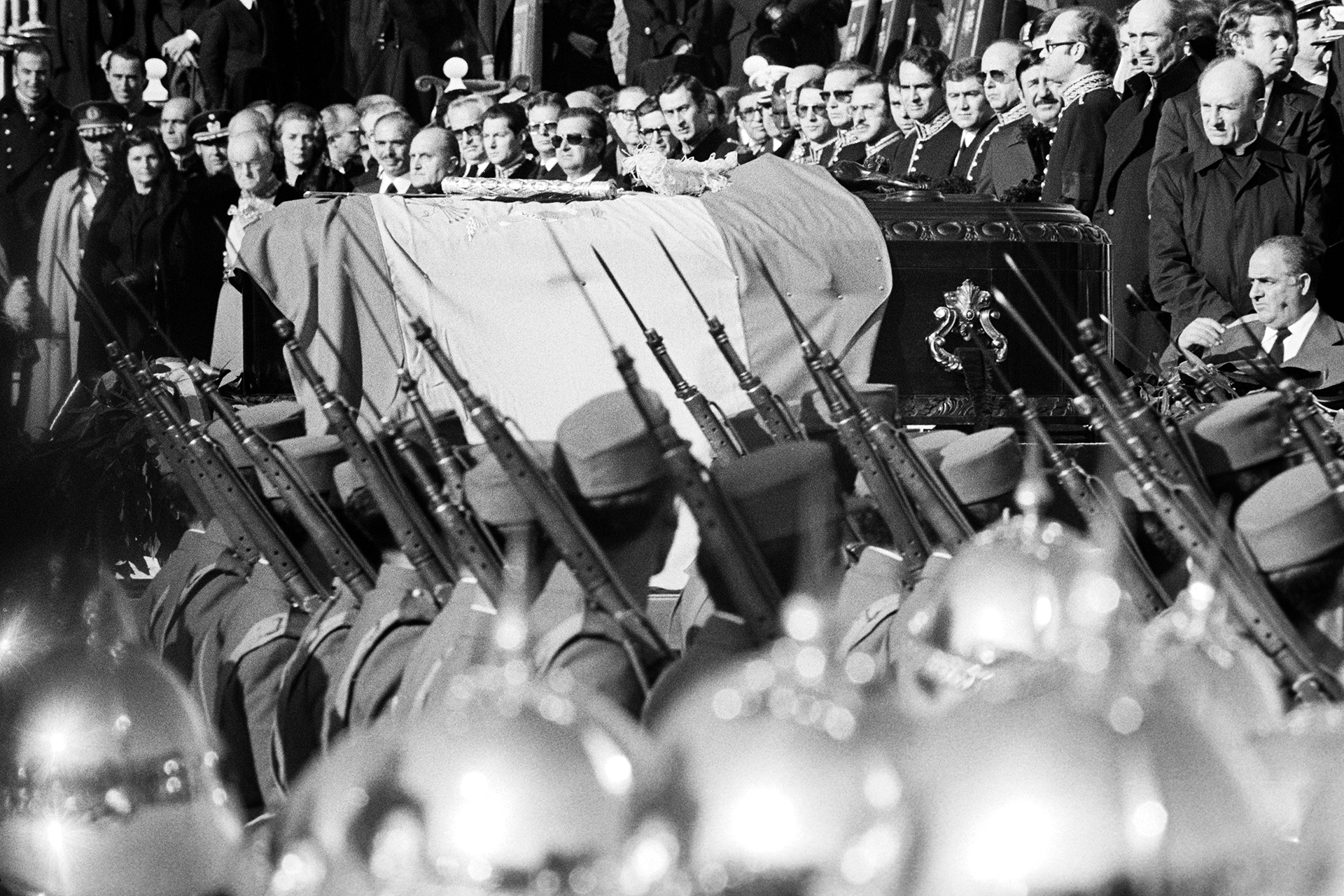 Muerte de Franco. Madrid, 1975 © Archivo Colita Fotografía