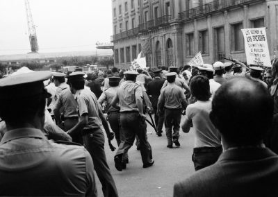 Carga de la policía contra los vecinos de As Encrobas