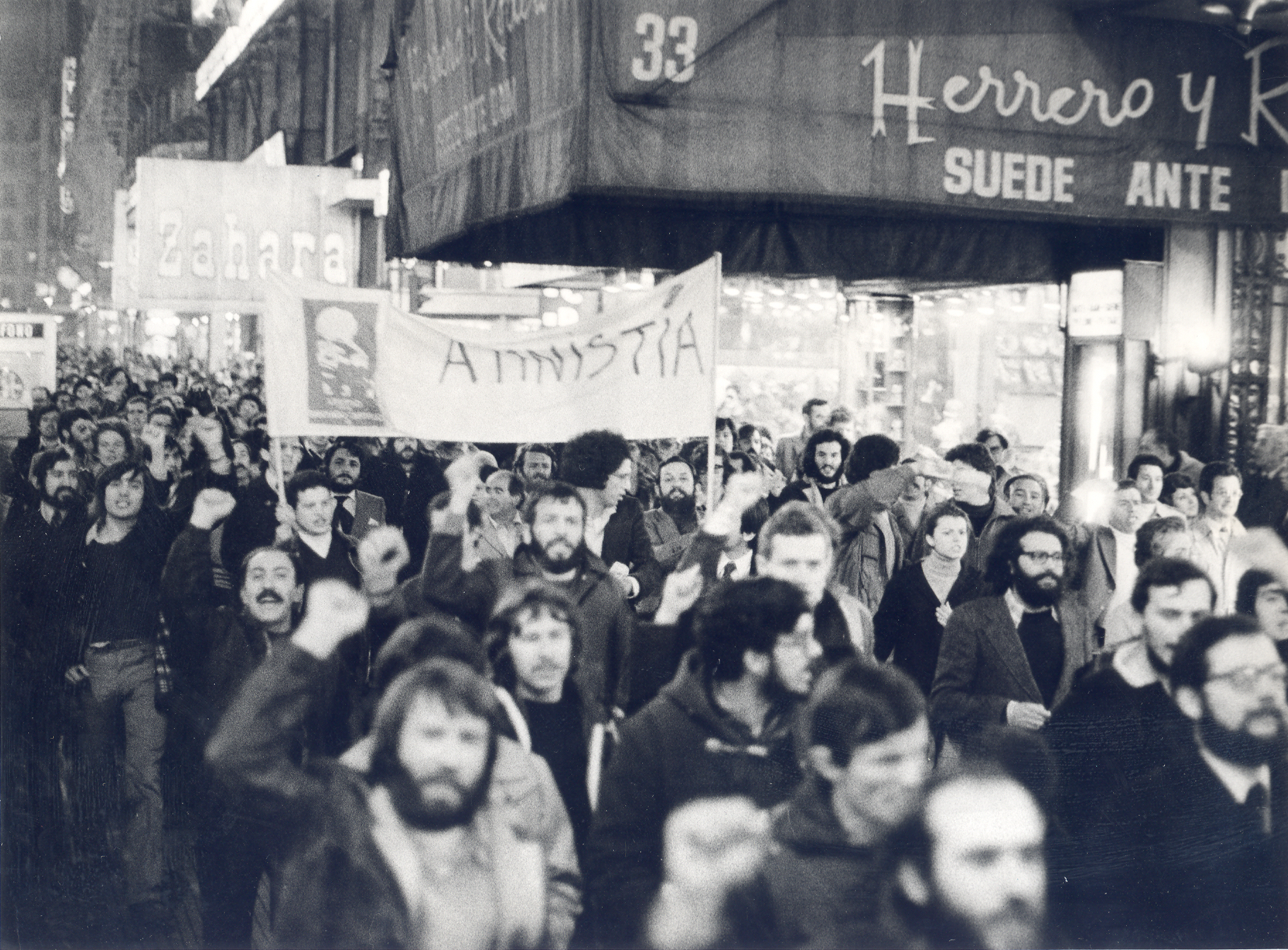 Manifestación por la amnistía, Madrid, 28 de diciembre de 1976 (Tino Calabuig)