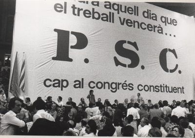 Primer mitin autorizado tras la muerte de Franco